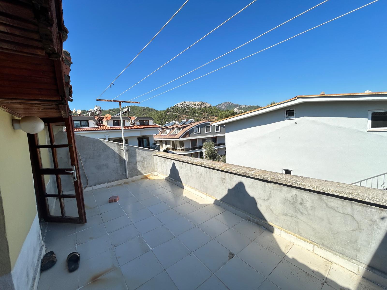 MARMARİS ARMUTALANDA KÖŞE KONUM BAHÇELİ SATILIK 3+1 TRİBLEKS VİLLA